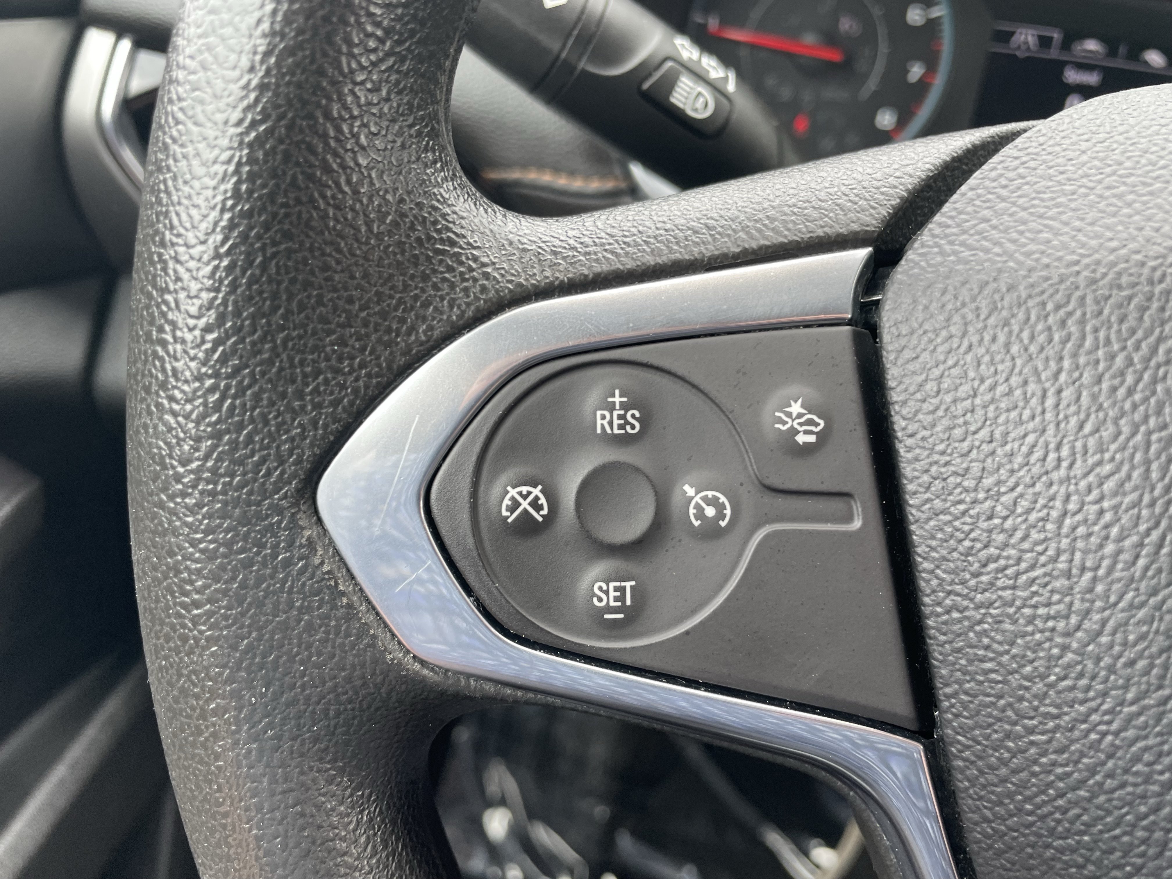 Used 2020 Chevrolet Traverse LS AWD/4WD image 15