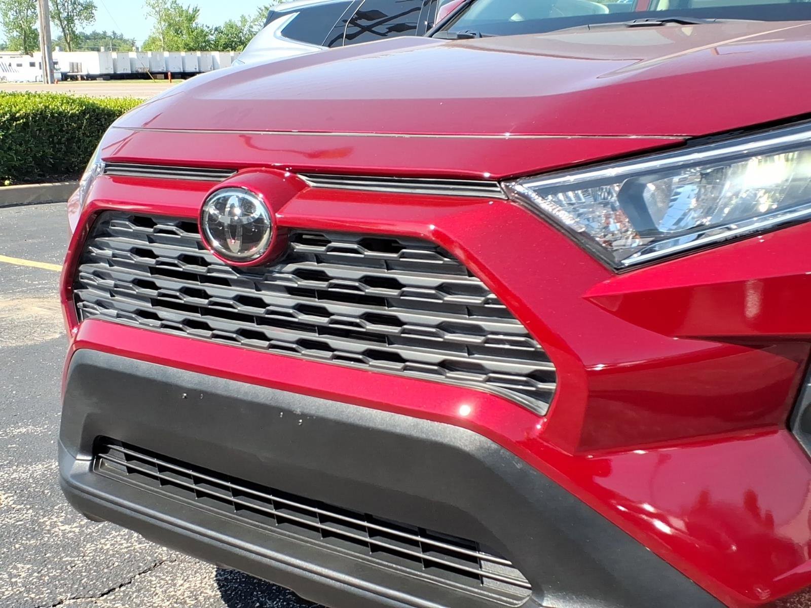 Used 2021 Toyota RAV4 XLE Premium AWD/4WD image 35