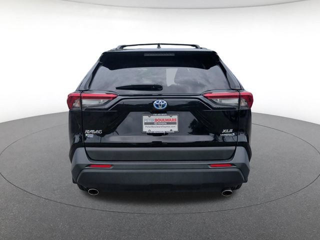 Used 2022 Toyota RAV4 XLE w/ Convenience Package AWD/4WD image 5