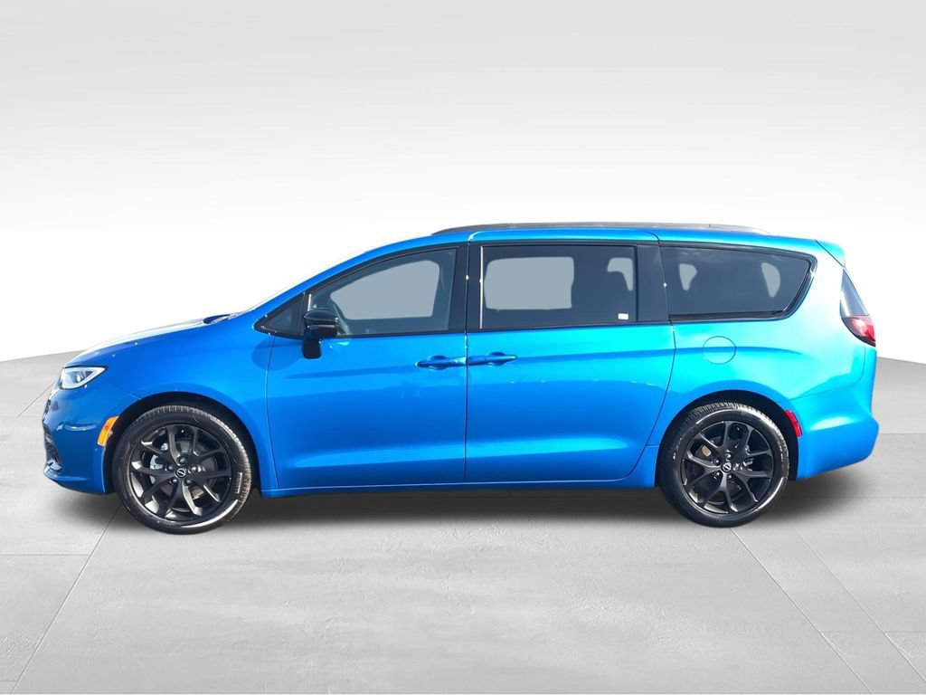 New 2026 Chrysler Pacifica Select FWD image 5