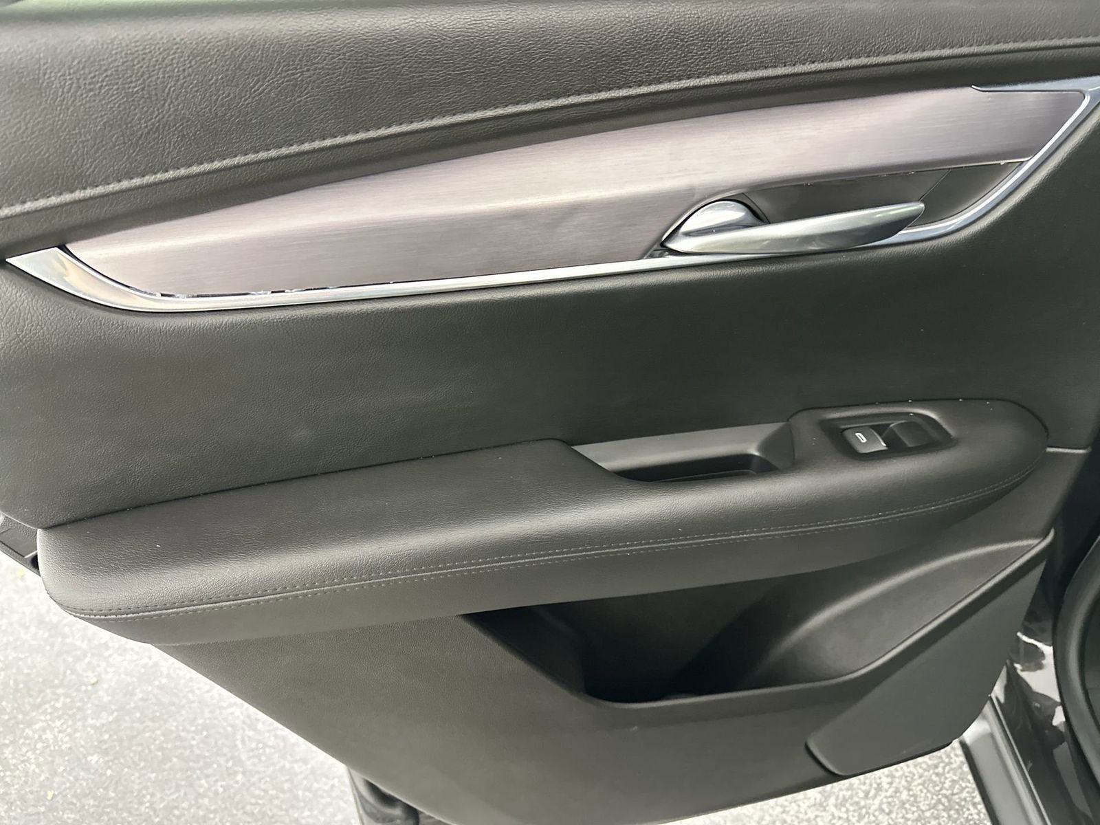 Used 2018 Cadillac XT5 Luxury w/ Driver Awareness Package image 30