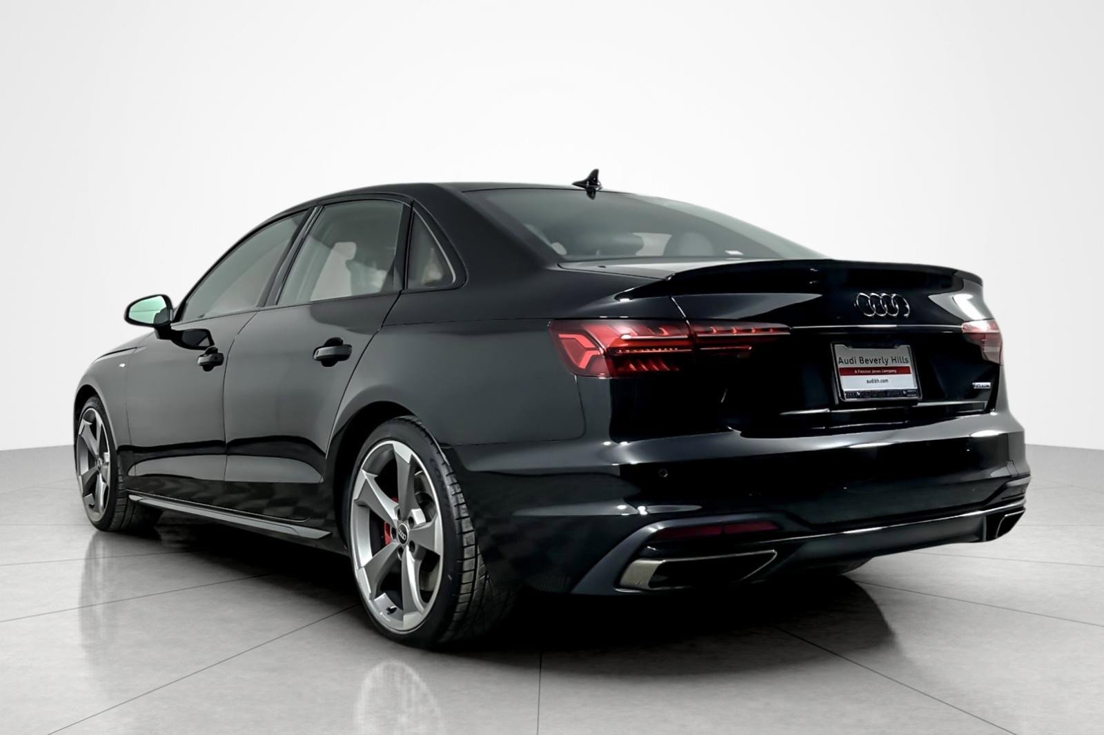 Used 2023 Audi A4 2.0T Premium Plus w/ Premium Plus Package image 3