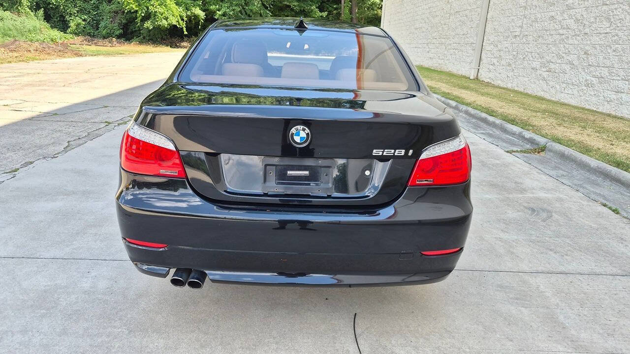 Used 2010 BMW 528i Sedan RWD image 4
