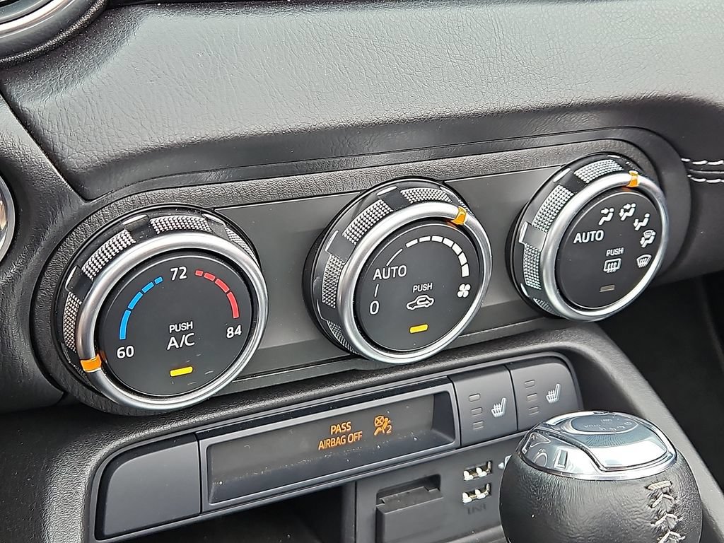 Used 2023 MAZDA MX-5 Miata Grand Touring RWD image 14