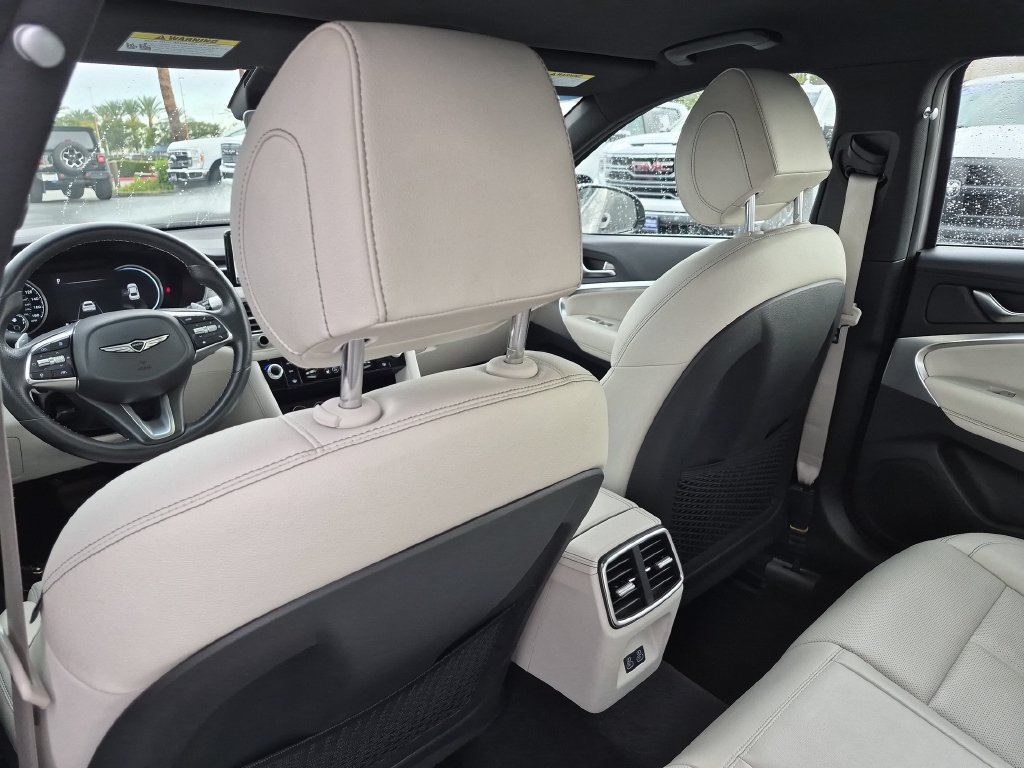 Used 2025 Genesis G70 2.5T RWD image 28