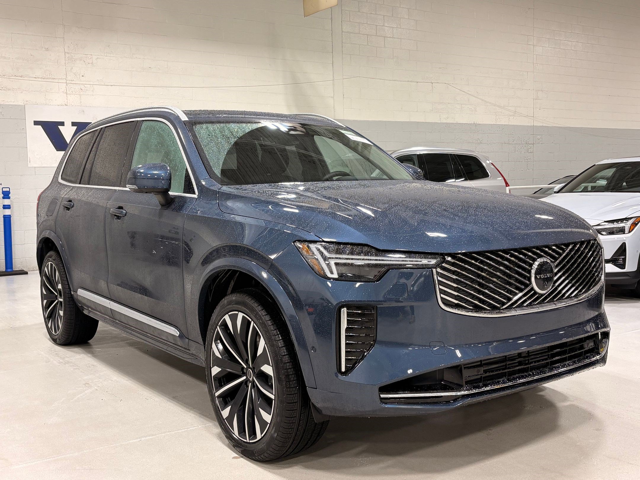 New 2026 Volvo XC90 T8 Plus image 7