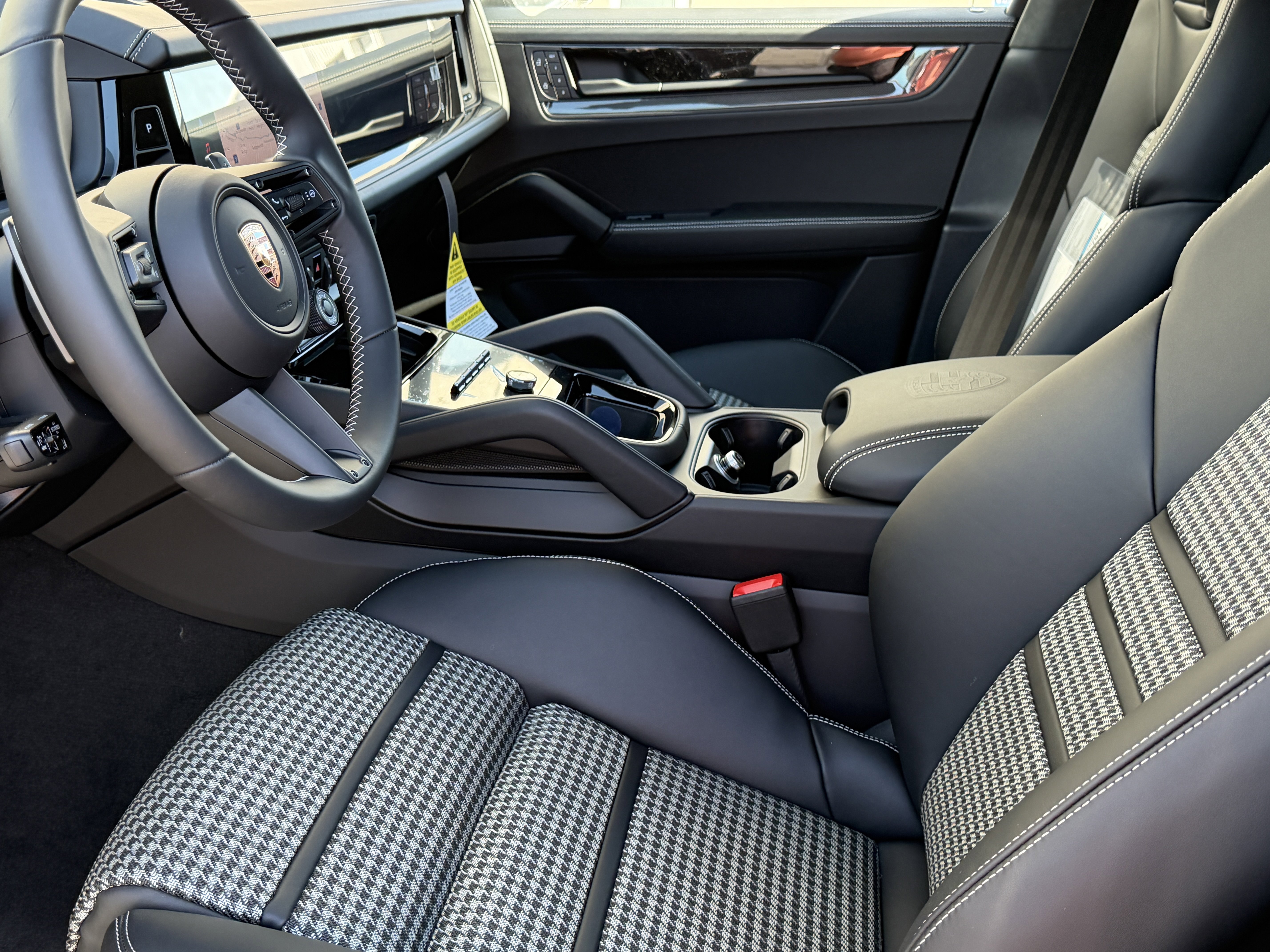 New 2026 Porsche Cayenne GTS image 4