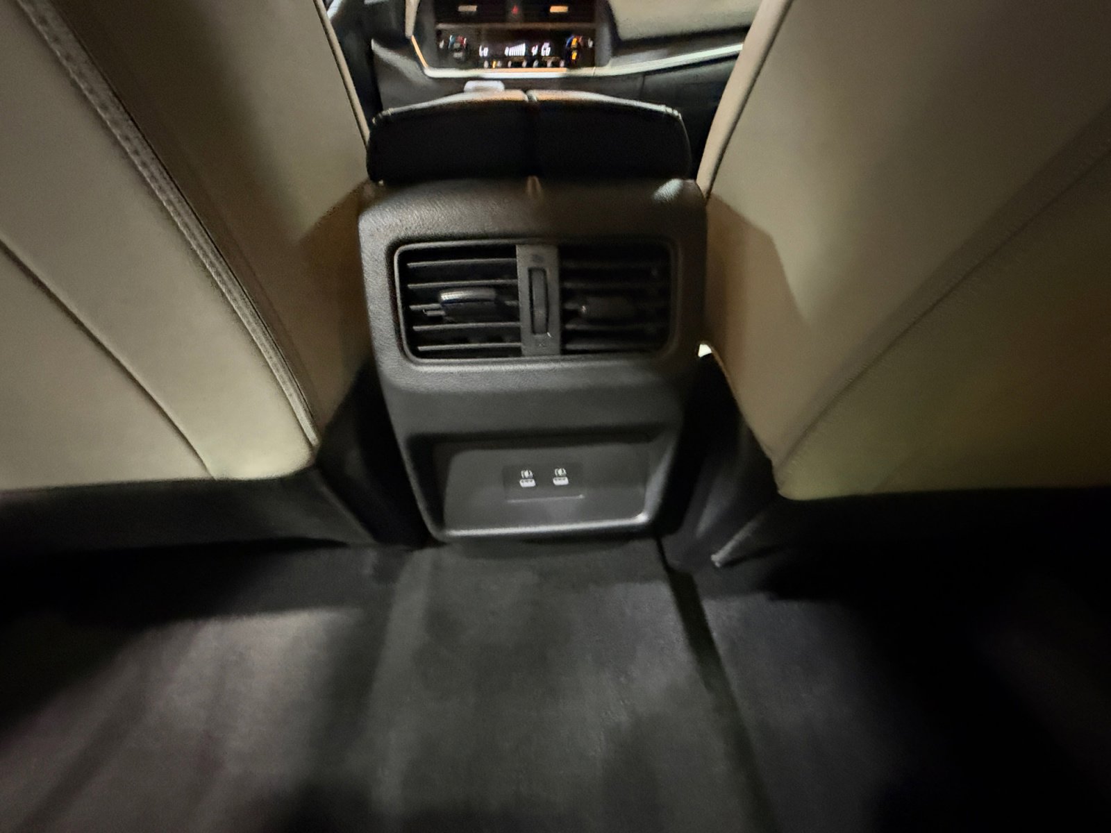 Used 2025 Nissan Rogue SV w/ SV Premium Package image 32