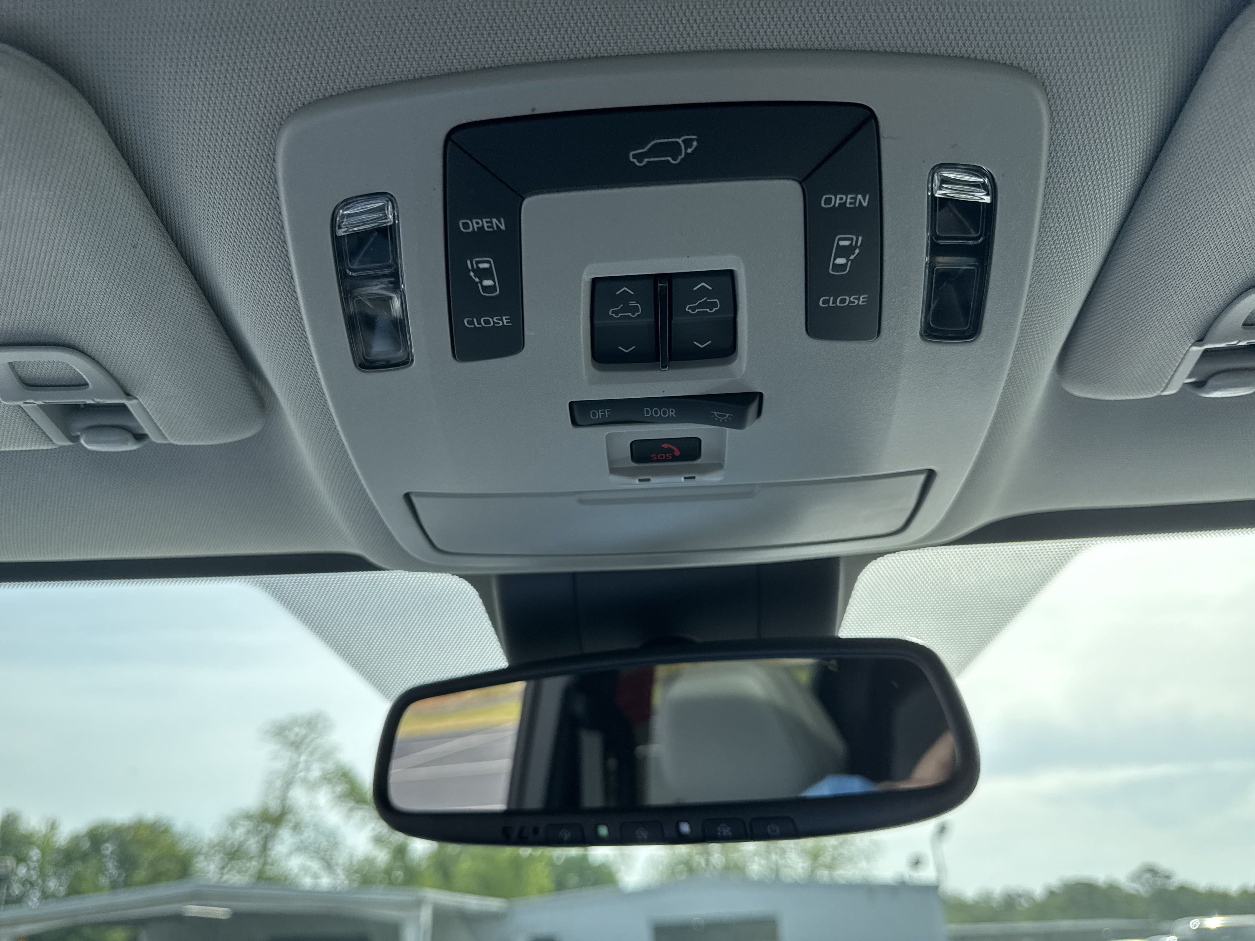 New 2025 Toyota Sienna XLE FWD image 23