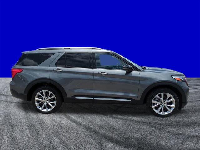 Used 2023 Ford Explorer Platinum w/ Technology Package AWD/4WD image 3