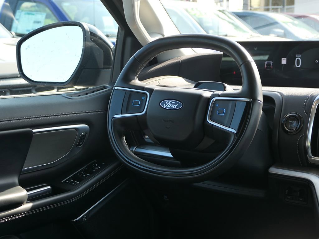 Used 2025 Ford Expedition Max Platinum AWD/4WD image 28