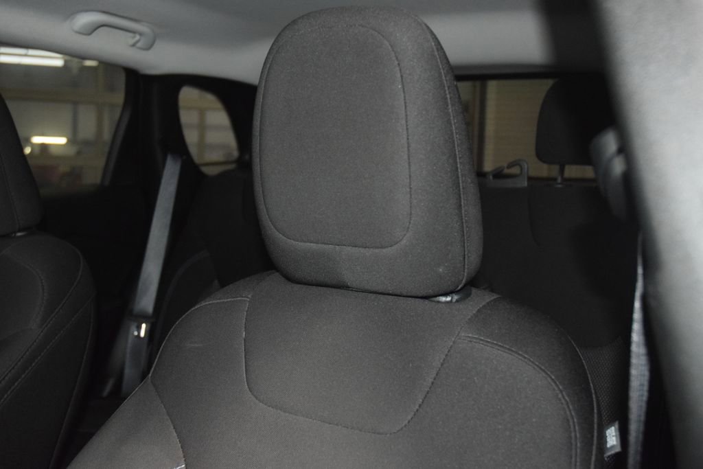 Used 2019 Jeep Cherokee Latitude w/ Cold Weather Group image 36