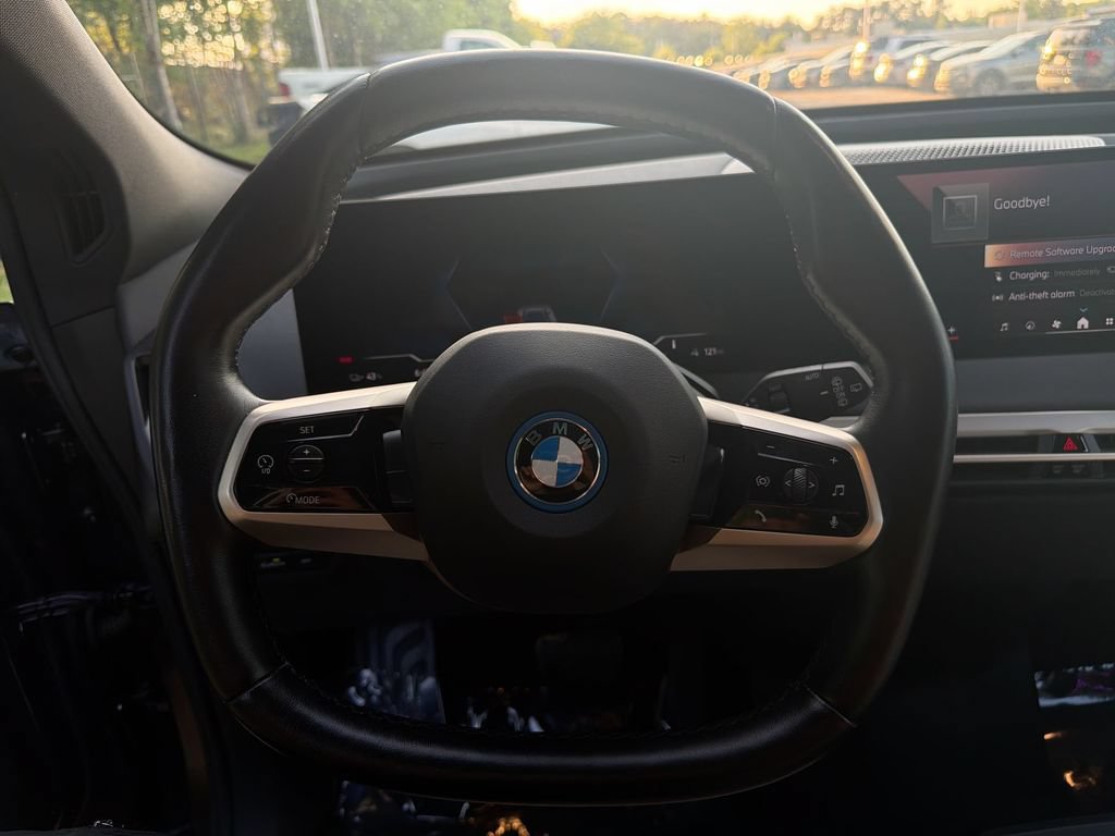 Used 2024 BMW iX xDrive50 w/ Sport Package AWD/4WD image 11