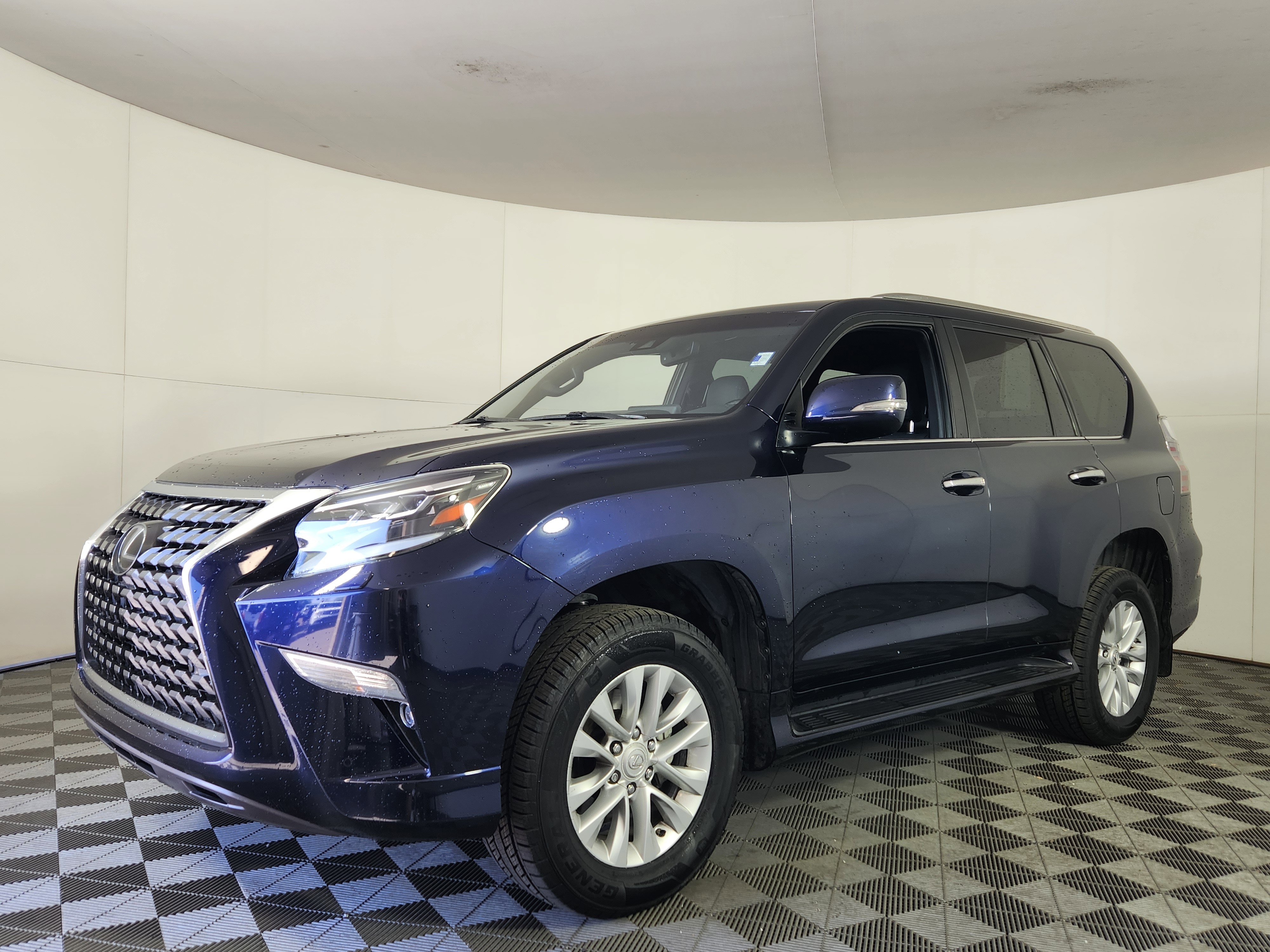 Used 2022 Lexus GX 460 Premium w/ Premium Package image 3
