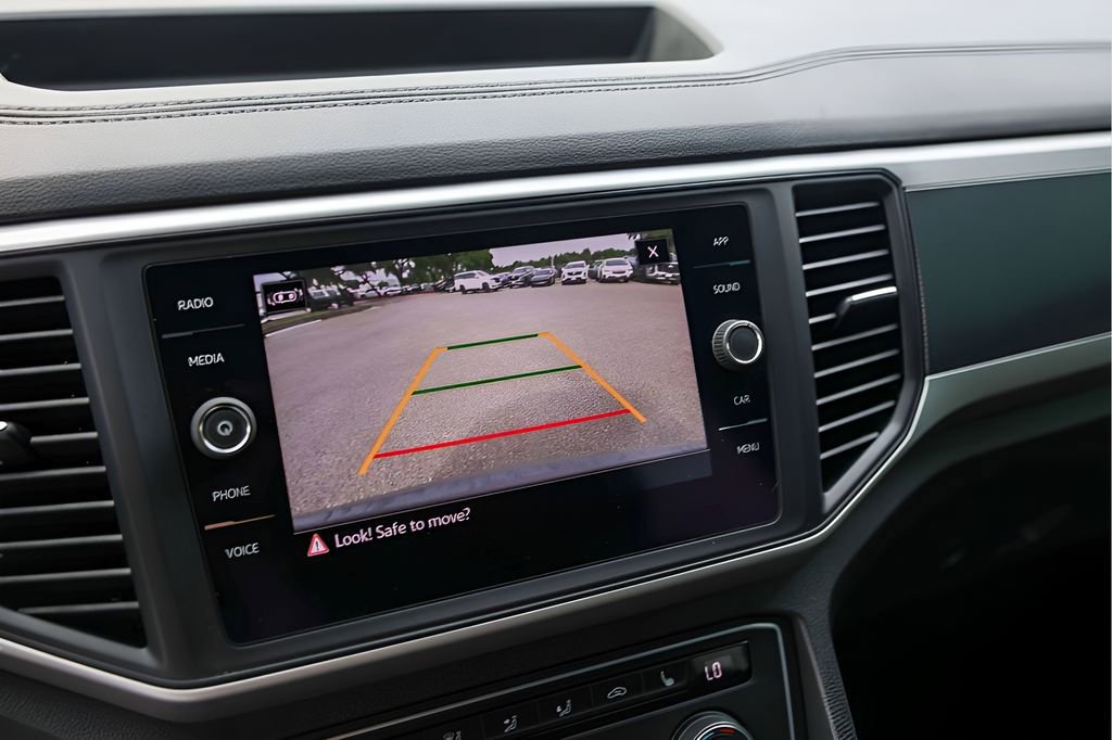 Used 2021 Volkswagen Atlas Cross Sport SE w/ Panoramic Sunroof Package FWD image 20