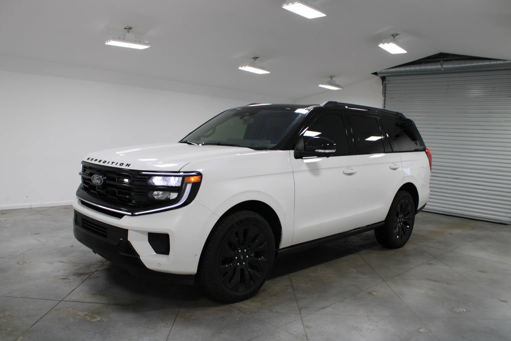 Used 2025 Ford Expedition Platinum w/ Stealth Appearance Package image 4