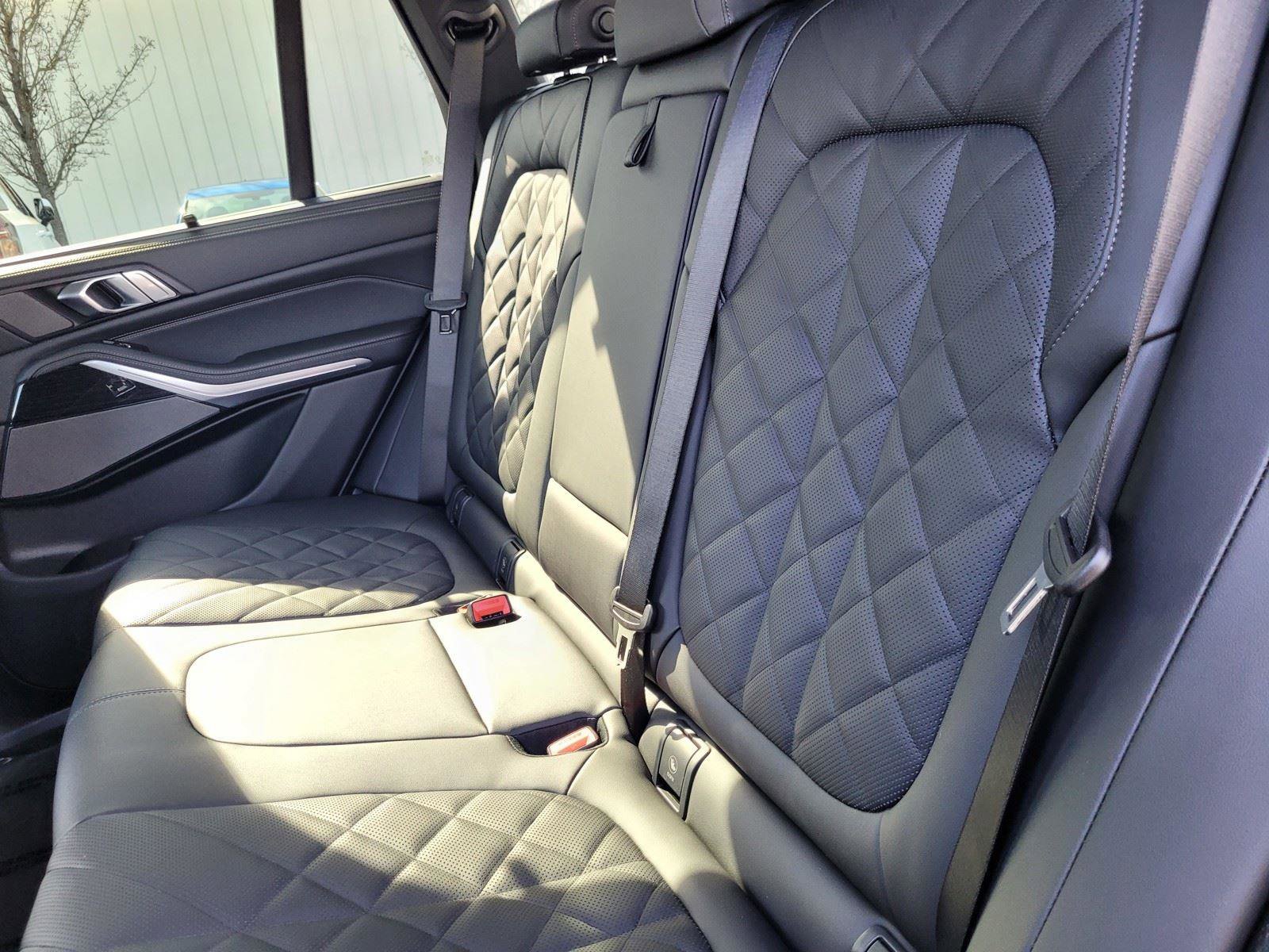 New 2026 BMW X5 xDrive40i w/ M Sport Package AWD/4WD image 12