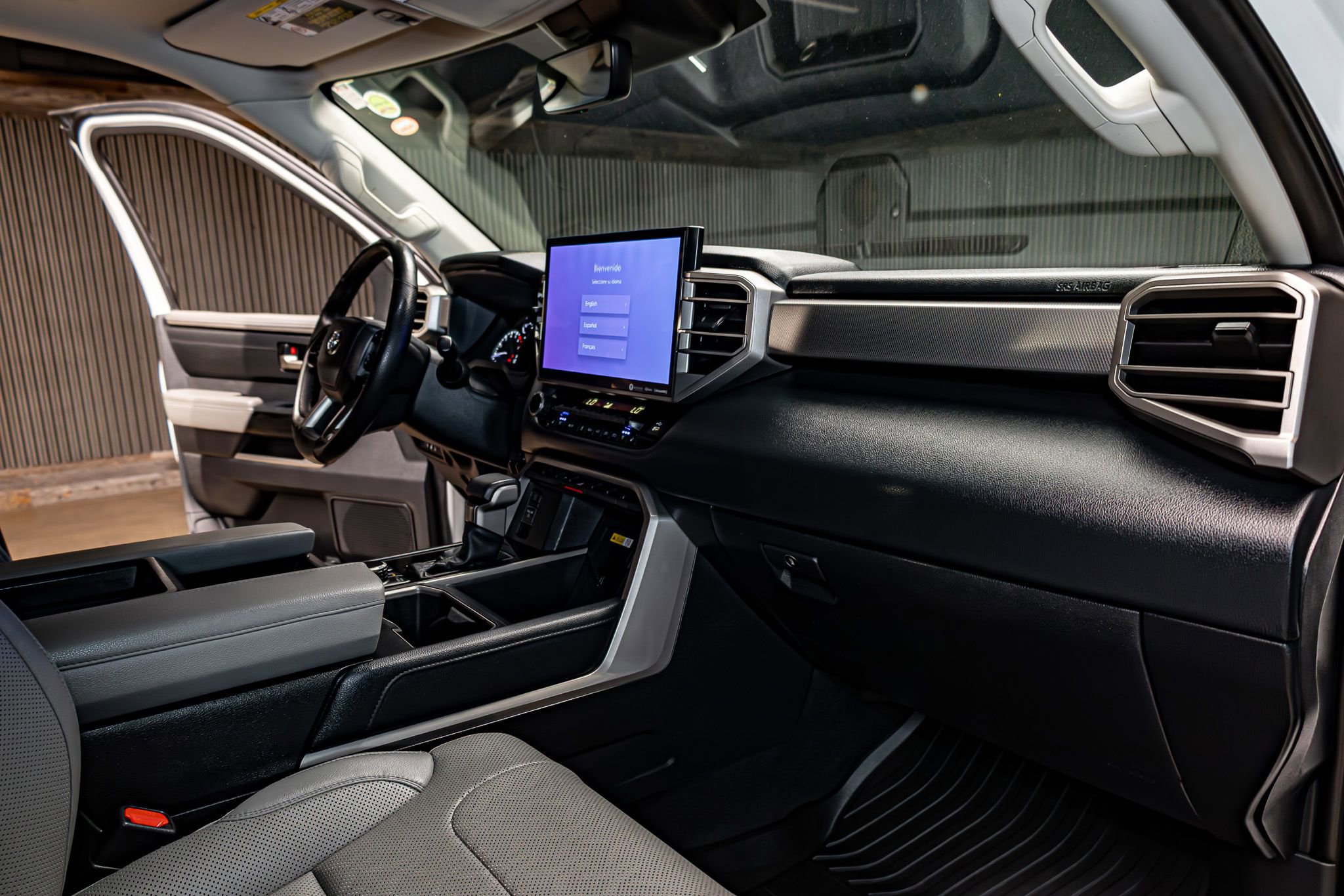 Used 2022 Toyota Tundra Limited w/ Power Package image 17