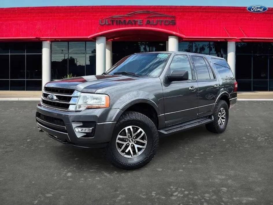 Used 2017 Ford Expedition XLT AWD/4WD image 2