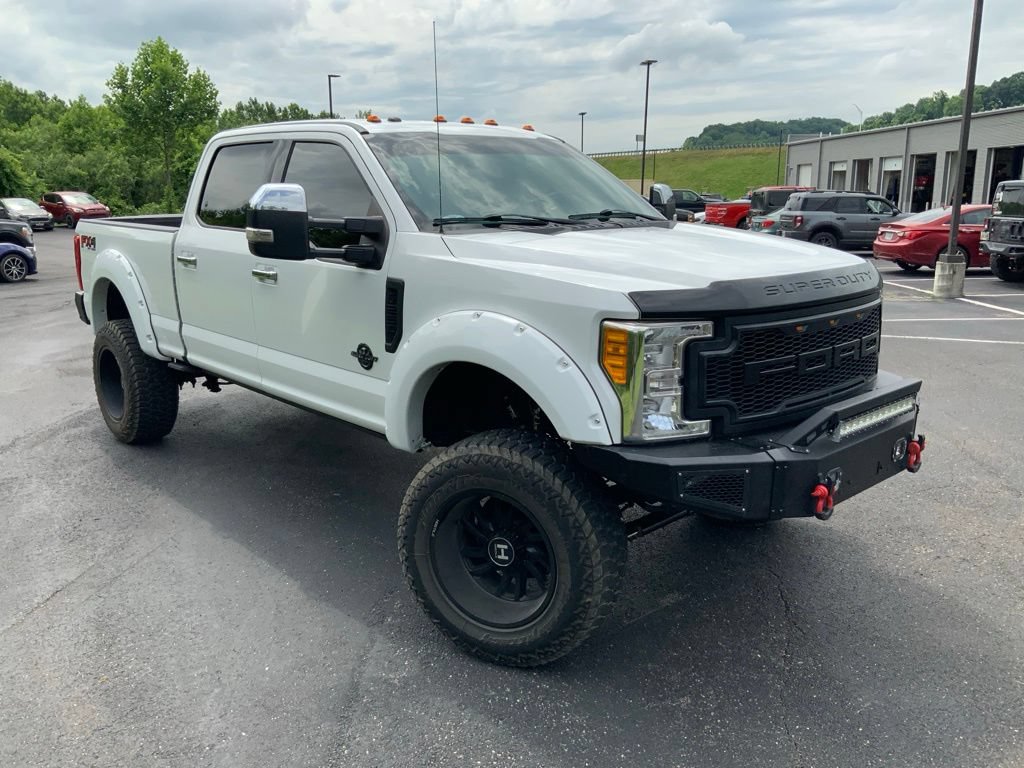 Used 2017 Ford F250 XLT w/ XLT Premium Package AWD/4WD image 2