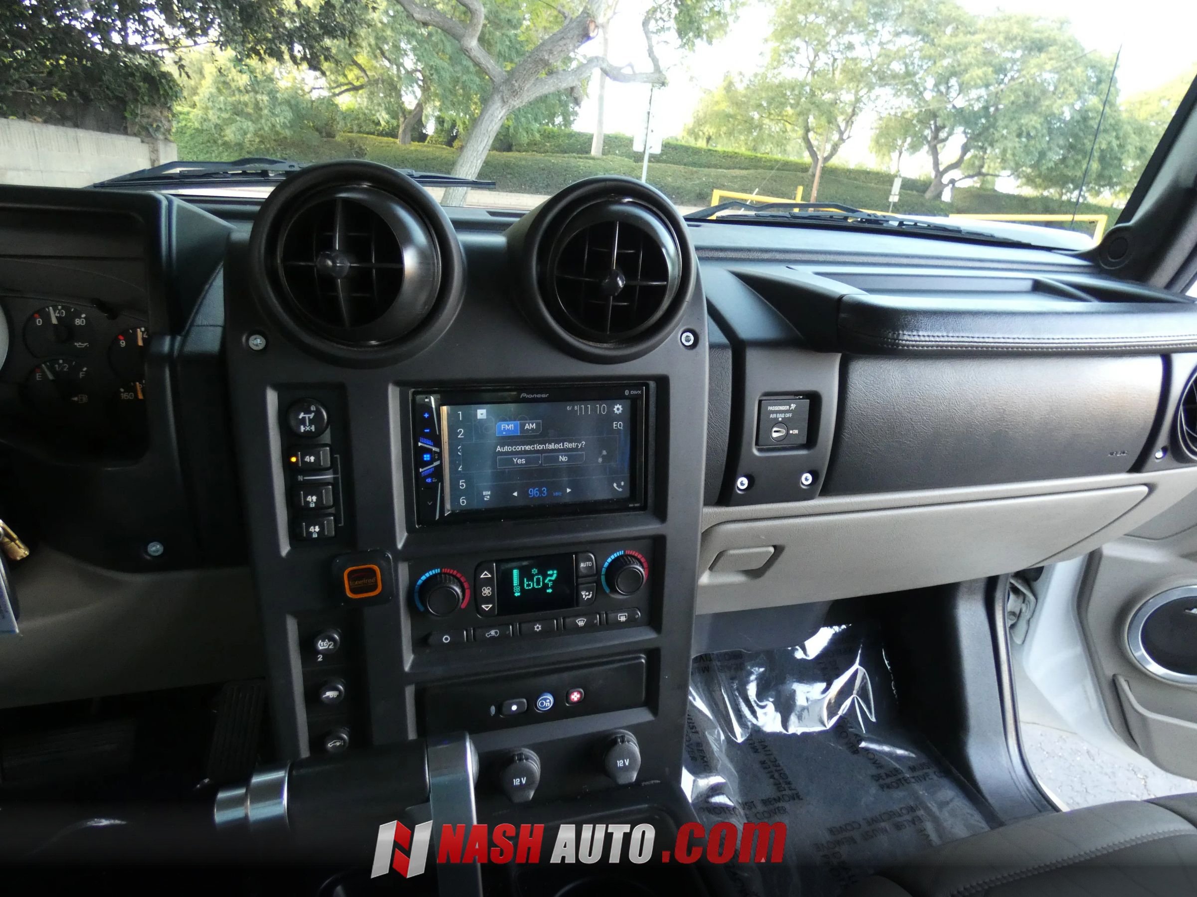Used 2005 HUMMER H2 w/ Preferred Equipment Group AWD/4WD image 49