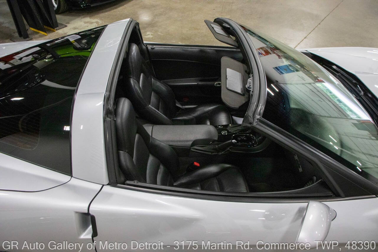 Used 2009 Chevrolet Corvette Coupe w/ Preferred Equipment Group RWD image 15