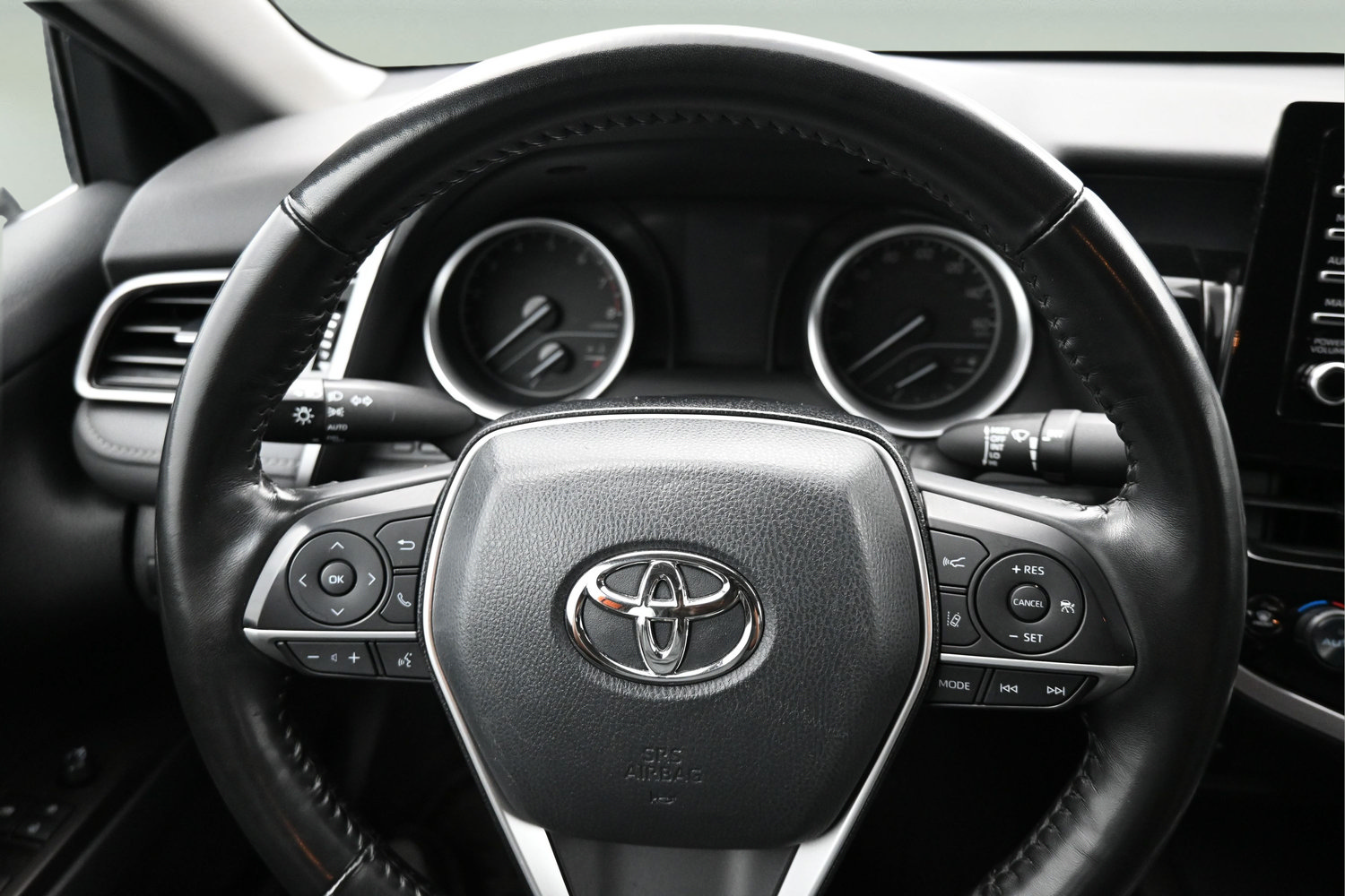 Used 2023 Toyota Camry LE w/ Cold Weather Package FWD image 19