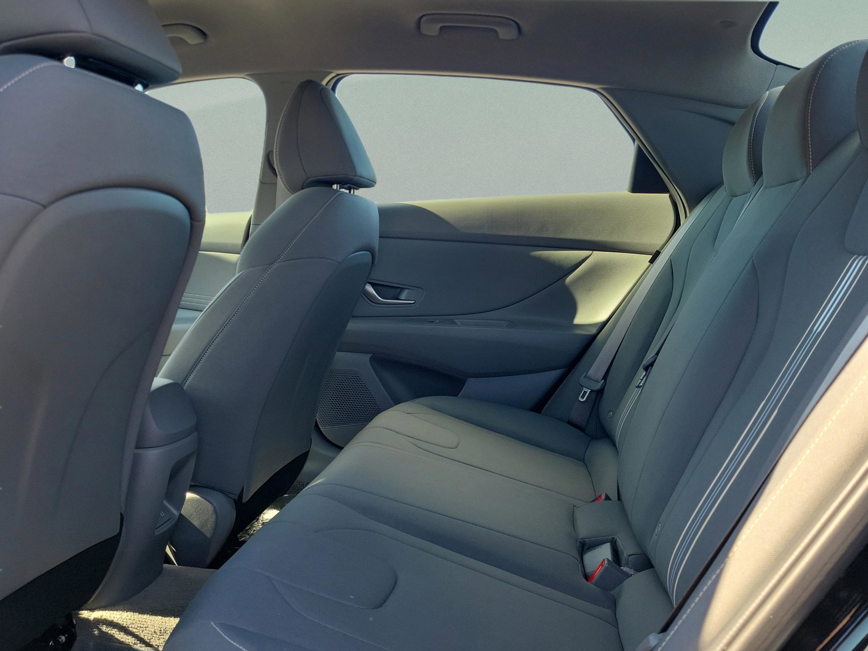 Certified 2025 Hyundai Elantra Sport w/ Cargo Package image 9