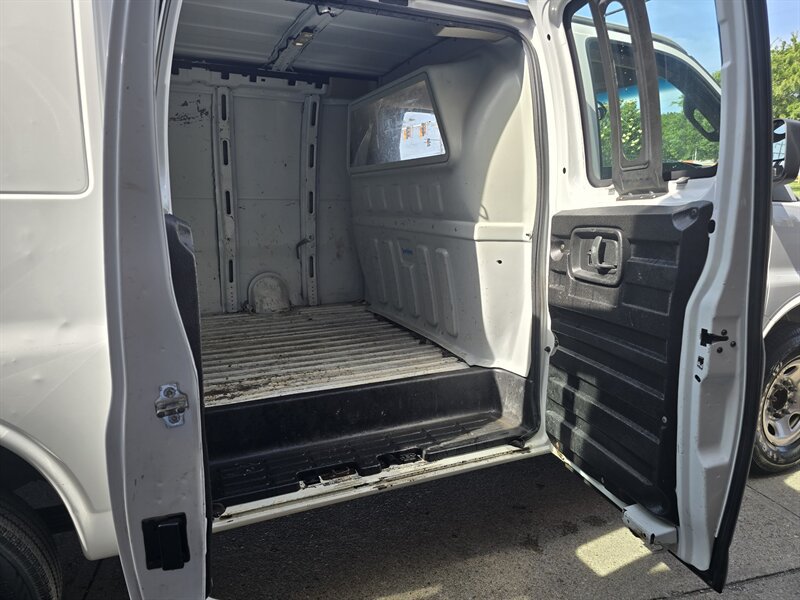 Used 2019 Chevrolet Express 2500 w/ Driver Convenience Package RWD image 12