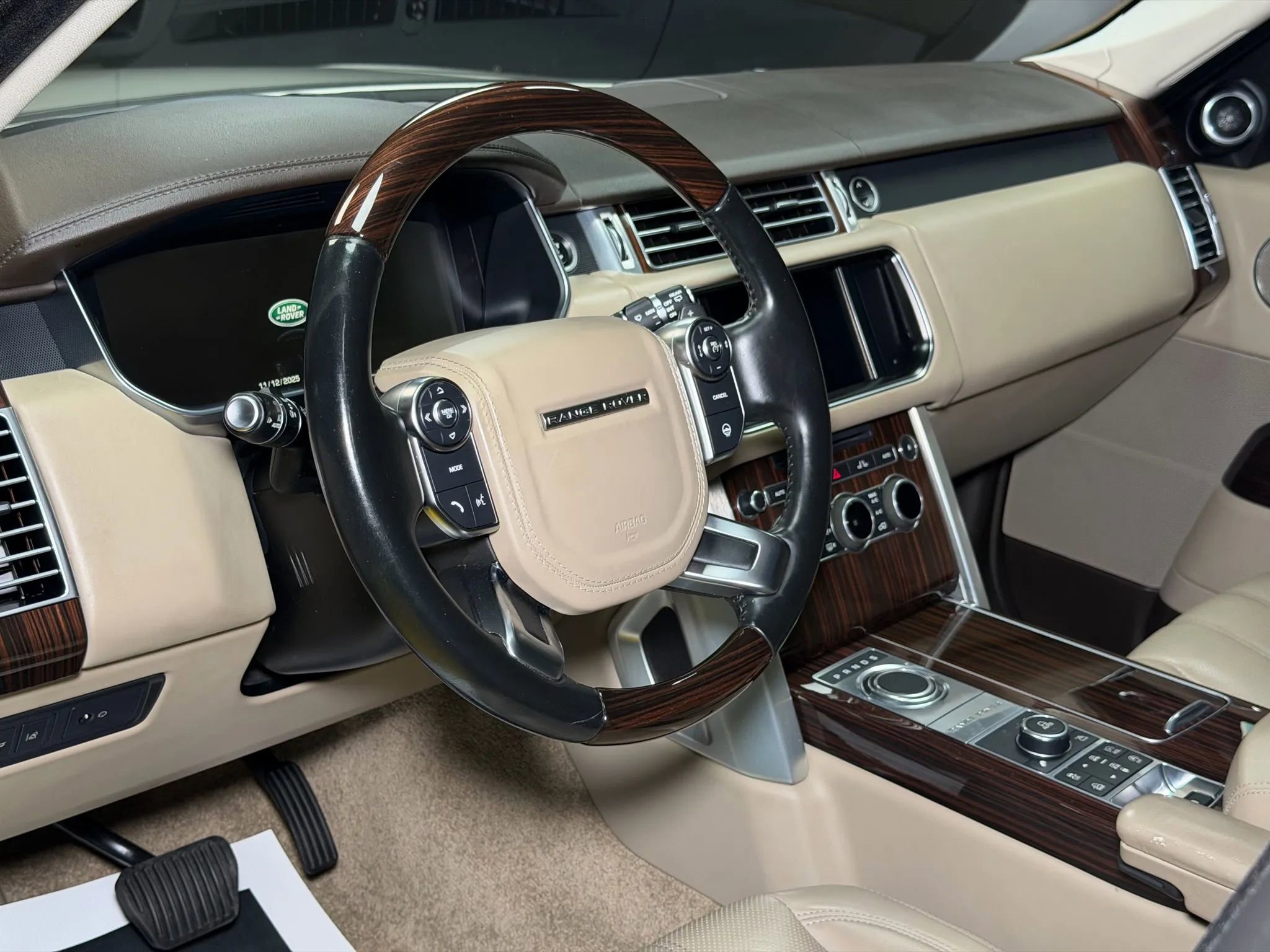 Used 2016 Land Rover Range Rover HSE image 59