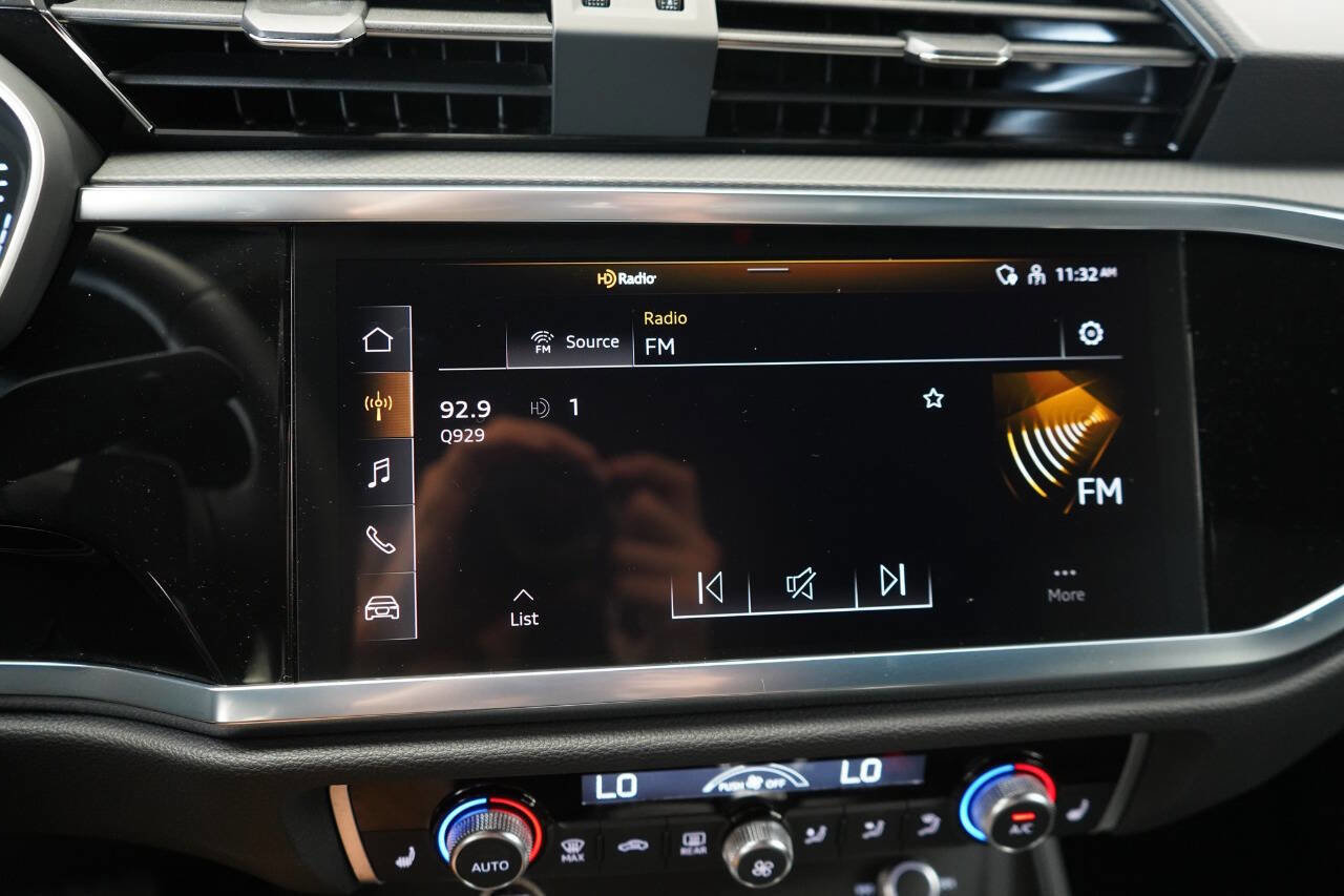 Used 2024 Audi Q3 2.0T Premium Plus w/ Premium Plus Package image 85