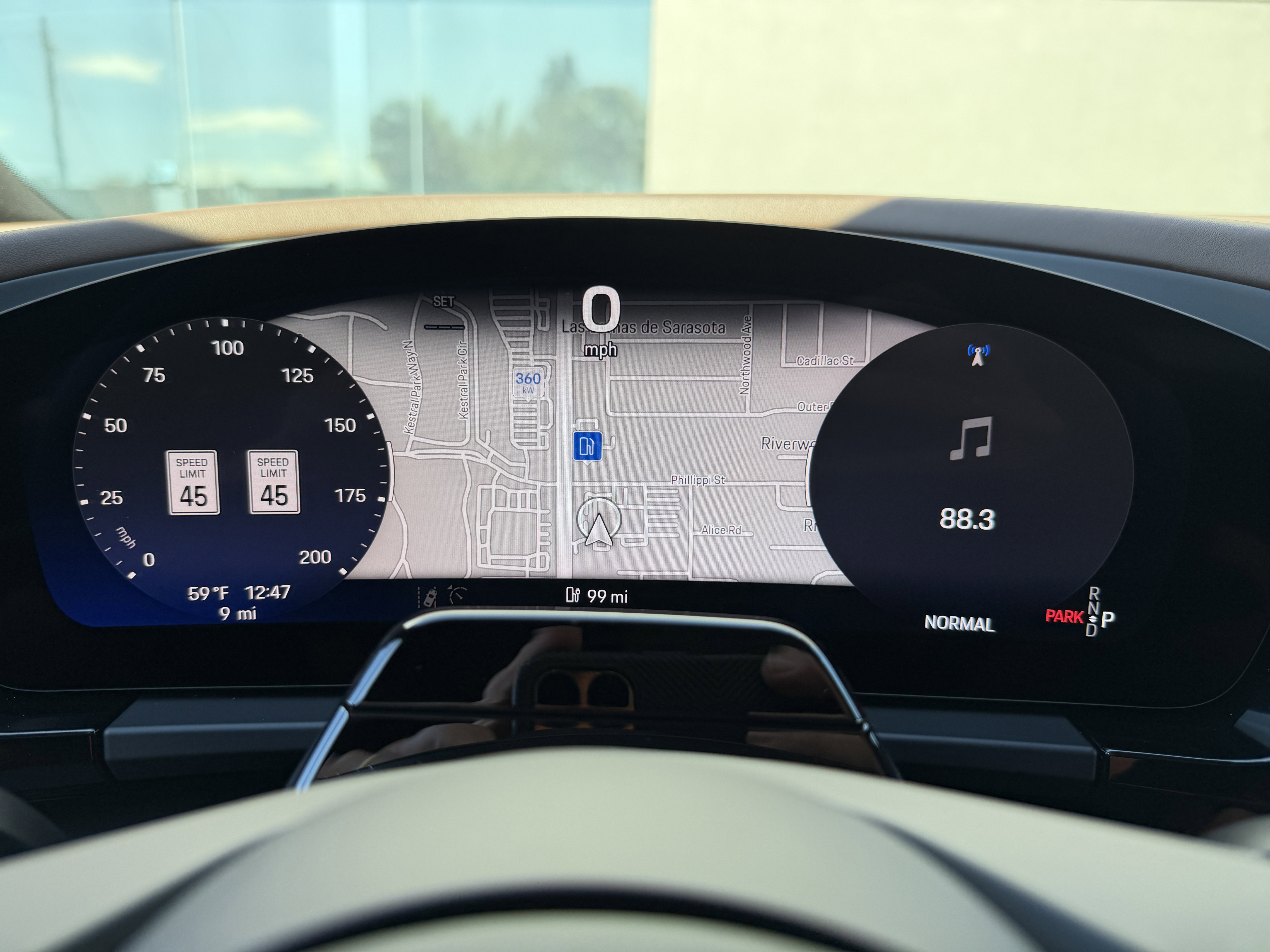 New 2026 Porsche Macan 4 Electric image 33