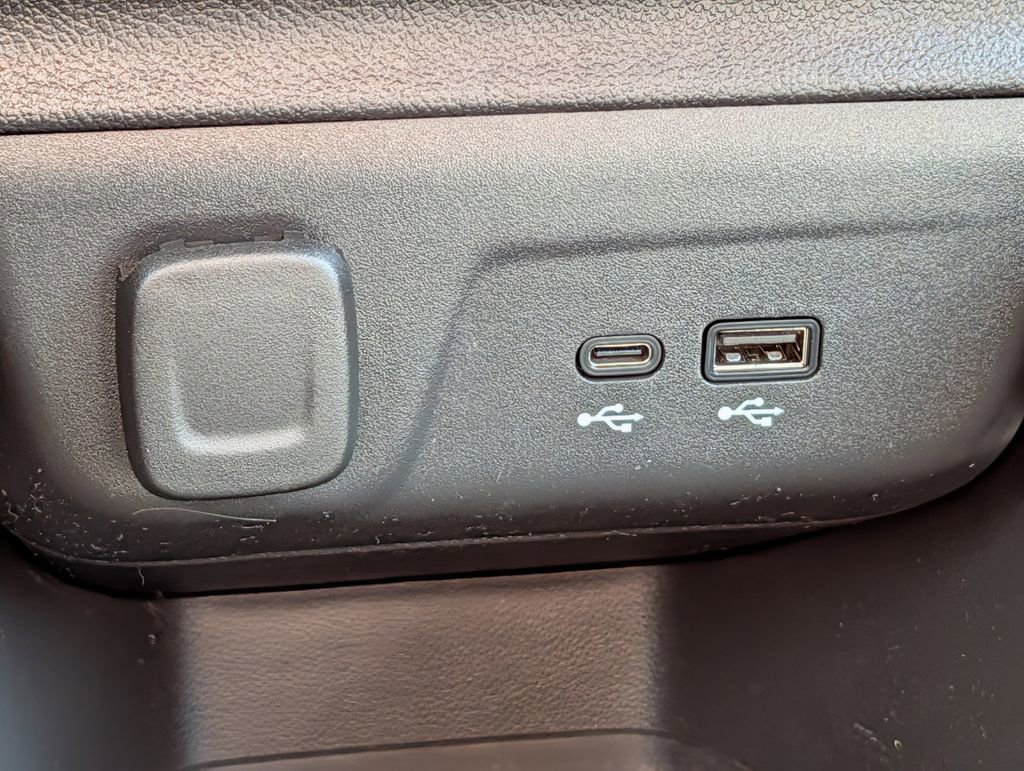 Used 2025 Chevrolet TrailBlazer LT FWD image 42