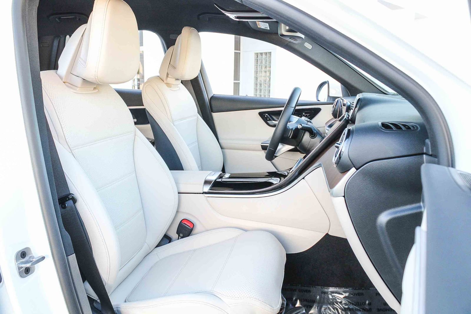 Certified 2025 Mercedes-Benz GLC 300 4MATIC image 17