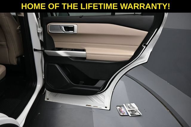Used 2021 Ford Explorer Limited w/ Equipment Group 301A AWD/4WD image 46