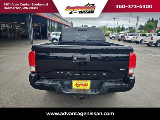 Used 2017 Toyota Tacoma TRD Sport w/ Premium & Technology Package AWD/4WD image 4