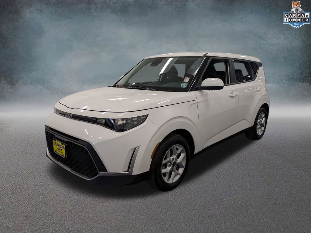 Certified 2025 Kia Soul LX w/ LX Technology Package image 1