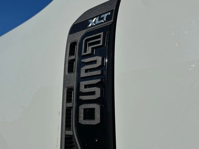 New 2026 Ford F250 XLT w/ XLT Premium Package image 19