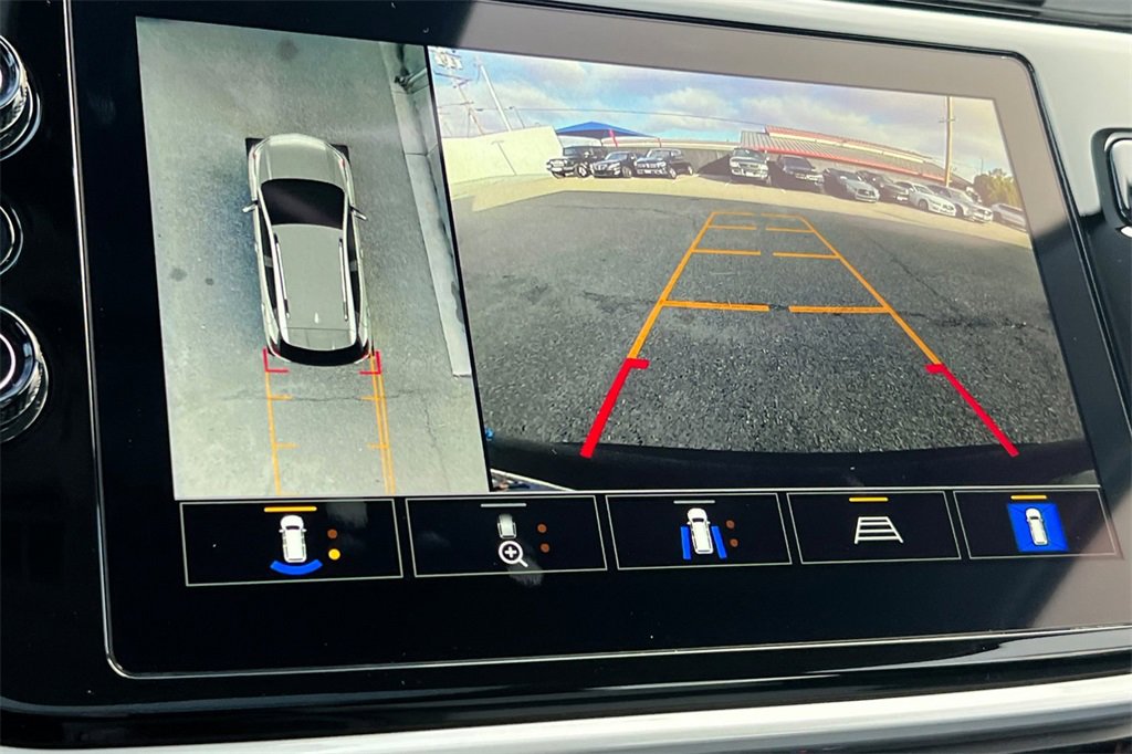 Used 2023 Chevrolet Bolt EUV Premier w/ Sun & Sound Package image 20