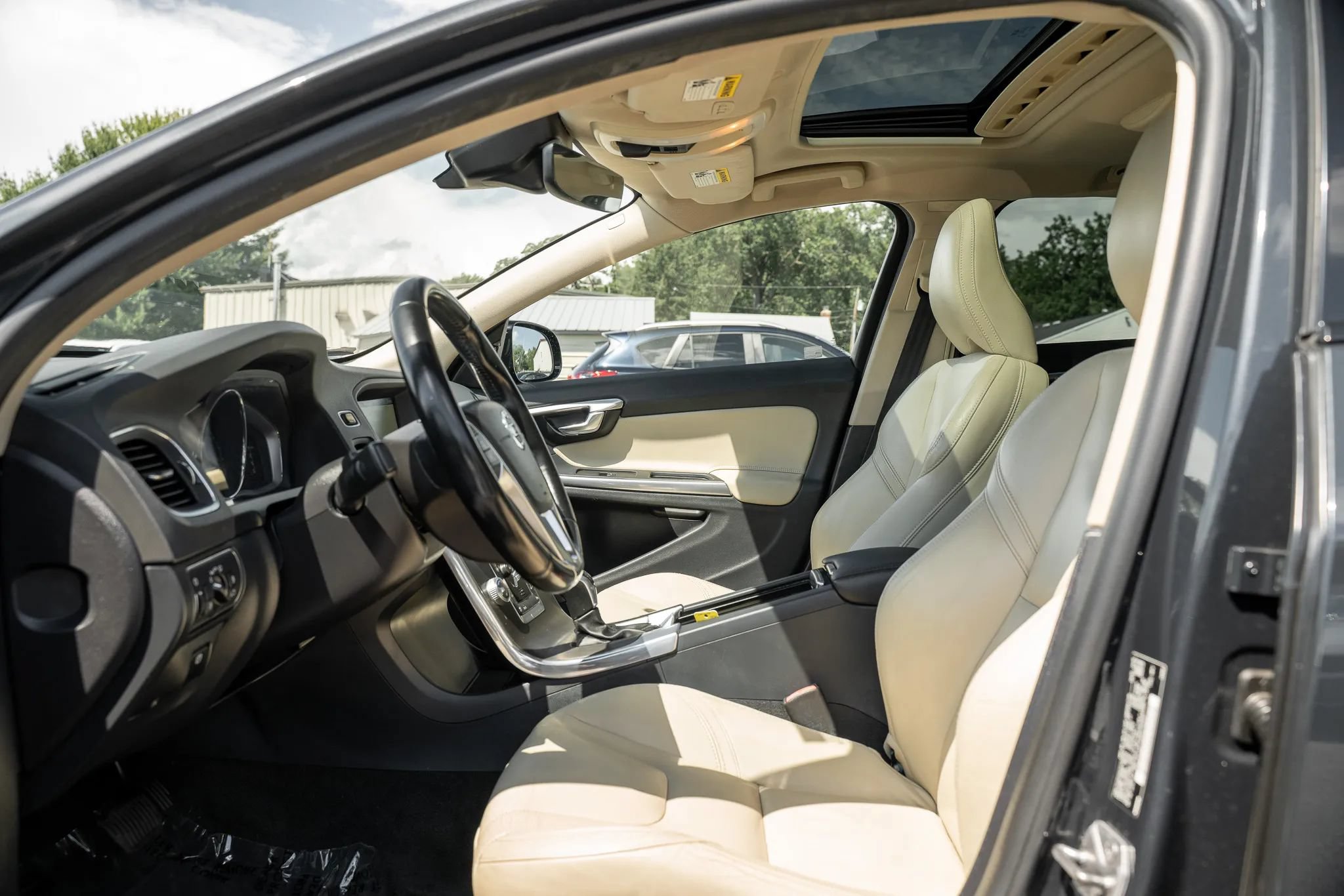 Used 2015 Volvo V60 T5 Cross Country w/ Convenience Package AWD/4WD image 7
