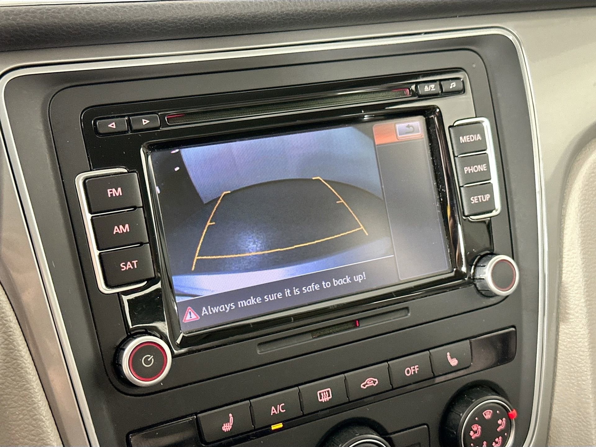 Used 2015 Volkswagen Passat 1.8T Limited Edition image 12