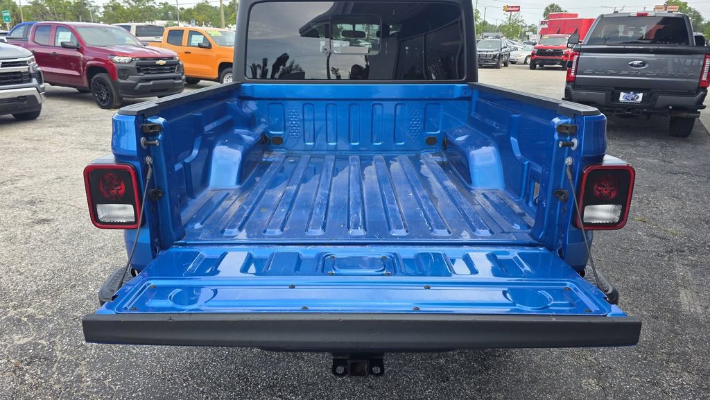 Used 2023 Jeep Gladiator Sport AWD/4WD image 10