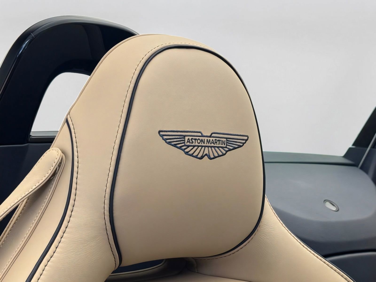 New 2026 Aston Martin V8 Vantage Coupe RWD image 23