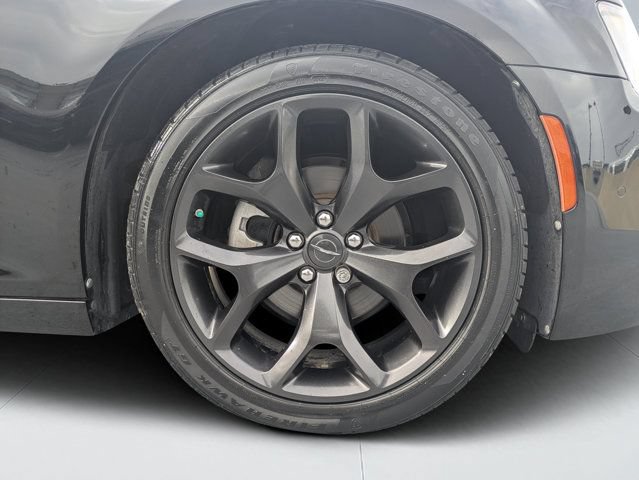 Used 2023 Chrysler 300 S w/ Comfort Group RWD image 10