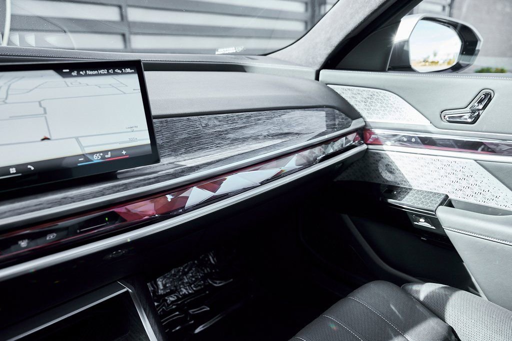 Used 2024 BMW 760i xDrive image 80