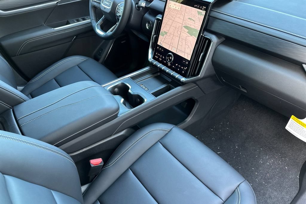 Used 2025 GMC Acadia Elevation w/ Elevation Premium Package FWD image 16