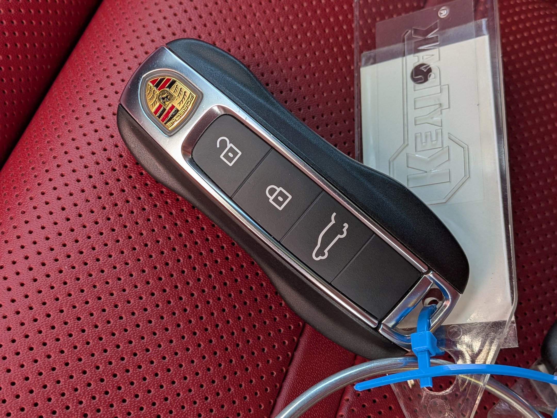 Used 2025 Porsche Cayenne S AWD/4WD image 40