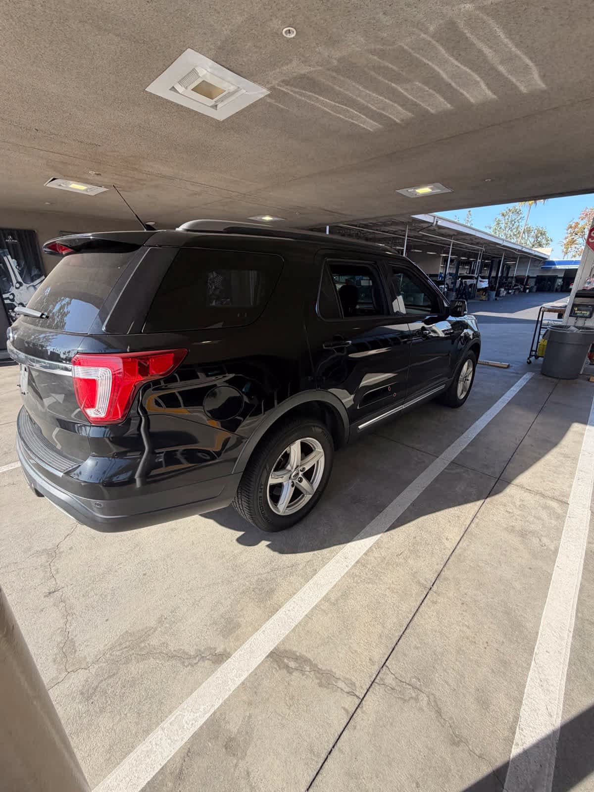 Used 2018 Ford Explorer XLT w/ Equipment Group 201A FWD image 5