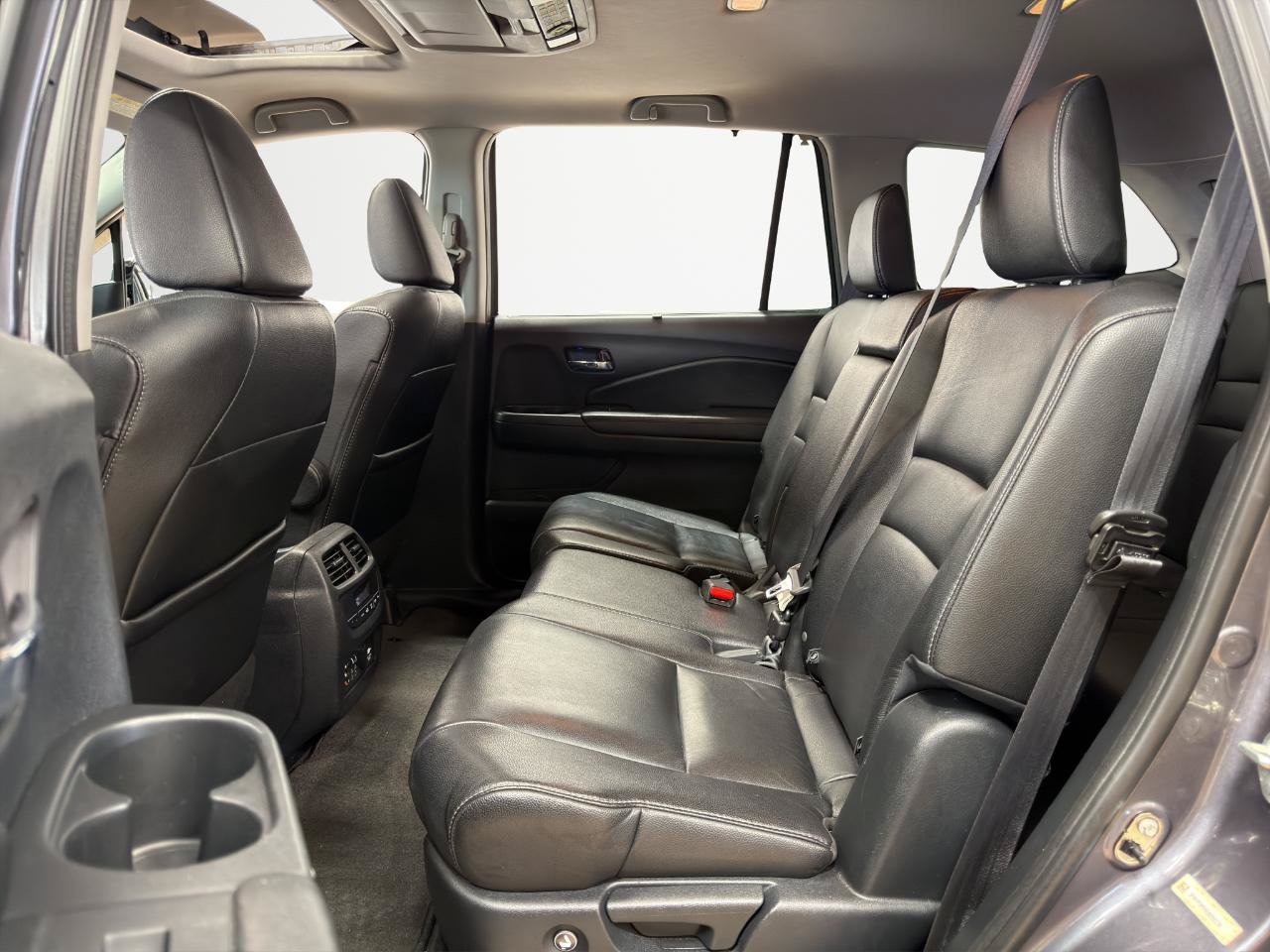 Used 2016 Honda Pilot Touring image 23