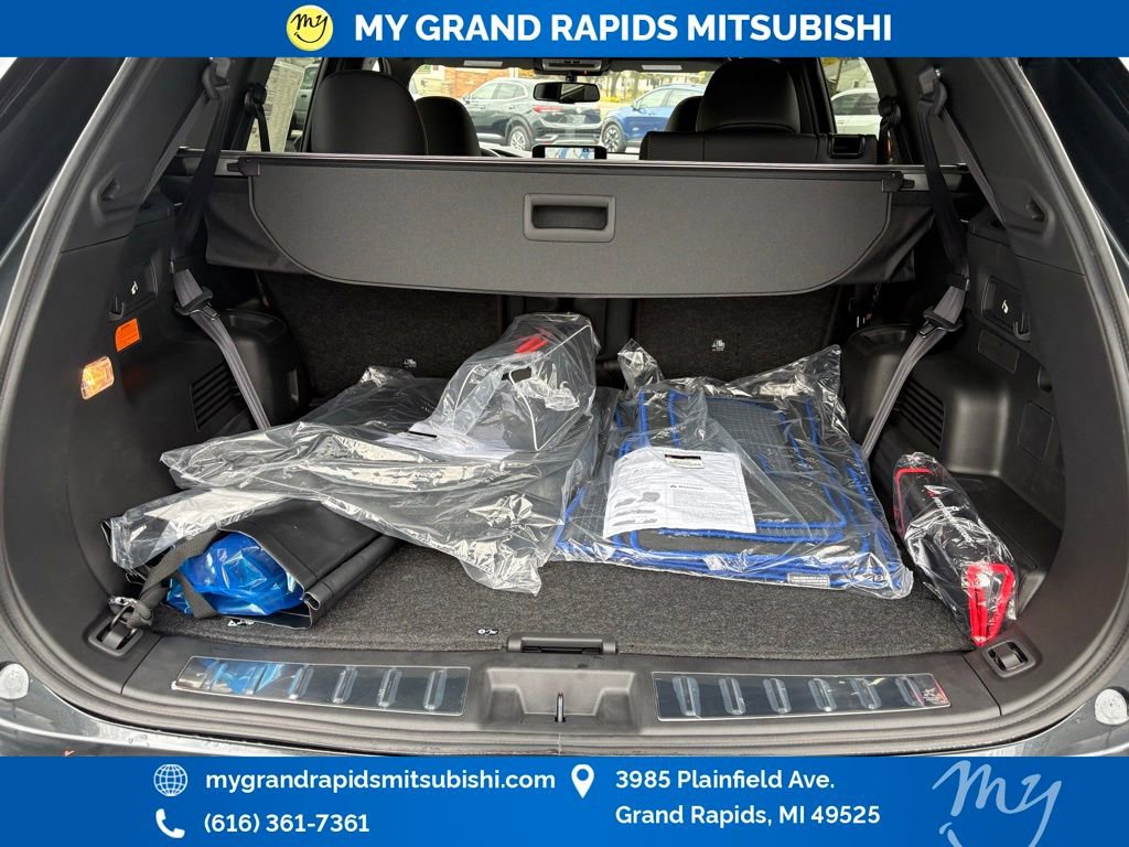 New 2025 Mitsubishi Outlander SEL image 28